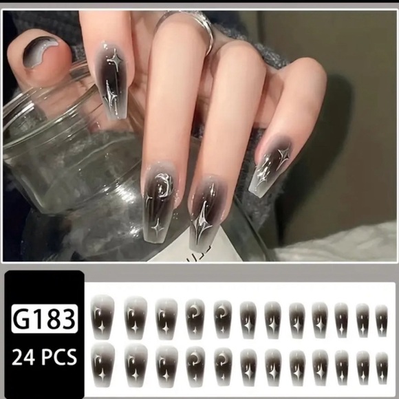 24 Piece Gradient Moon & Star Gray Press on Nails - Picture 4 of 8